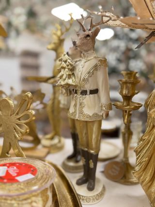 Ahojte JOYáci 🩷 ak existuje vianočná farba, ktorá nikdy nesklame… tak je to zlatá. ✨ Je nadčasová, elegantná a vždy...